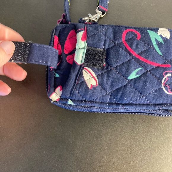 Vera Bradley Wristlet Wallet (2). - Picture 16 of 16